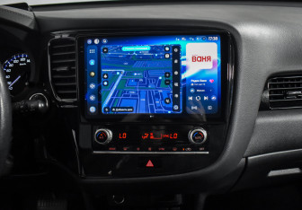 Подержанный автомобиль Mitsubishi Outlander 2022 года (16 фото)