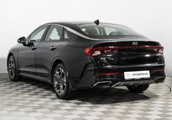 Подержанный автомобиль Kia K5 2021 года (7 фото)