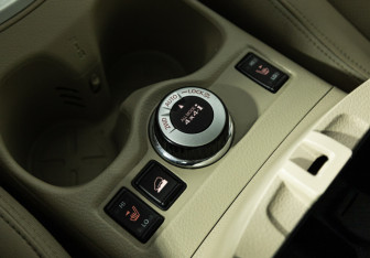 Подержанный автомобиль Nissan X-Trail 2015 года (19 фото)