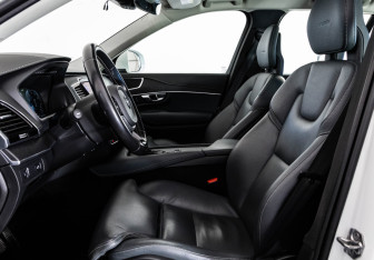 Подержанный автомобиль Volvo XC90 2019 года (23 фото)