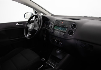 Подержанный автомобиль Volkswagen Golf Plus 2012 года (13 фото)