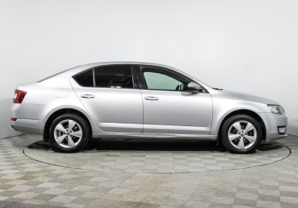 Подержанный автомобиль Skoda Octavia Liftback 2014 года (4 фото)