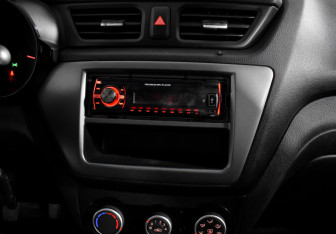 Подержанный автомобиль Kia Rio Sedan 2015 года (14 фото)