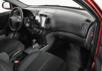 Подержанный автомобиль Hyundai Elantra Sedan 2009 года (12 фото)