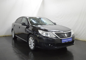 Подержанный автомобиль Renault Latitude 2010 года (3 фото)