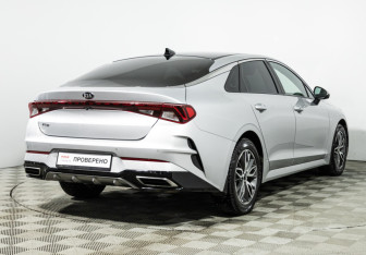 Подержанный автомобиль Kia K5 2020 года (5 фото)