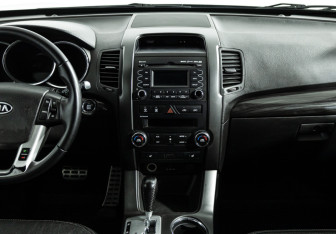 Подержанный автомобиль Kia Sorento 2012 года (14 фото)