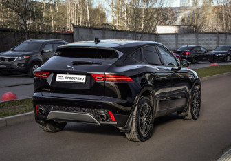 Подержанный автомобиль Jaguar E-Pace 2019 года (5 фото)