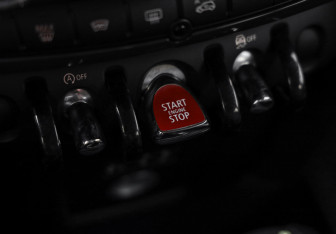 Подержанный автомобиль MINI Countryman 2017 года (22 фото)