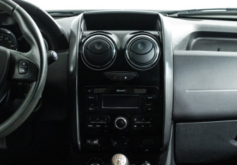 Подержанный автомобиль Renault Duster 2017 года (14 фото)