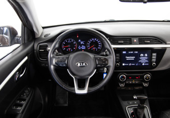 Подержанный автомобиль Kia Rio Sedan 2021 года (10 фото)