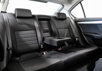 Подержанный автомобиль Skoda Octavia Liftback 2013 года (20 фото)