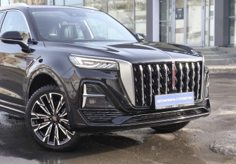 Подержанный автомобиль Hongqi HS5 2024 года (10 фото)