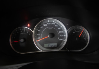 Подержанный автомобиль Subaru Impreza Hatchback 2007 года (11 фото)