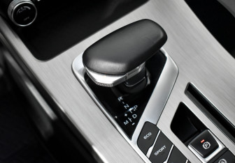 Подержанный автомобиль Geely Coolray 2023 года (12 фото)