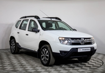 Подержанный автомобиль Renault Duster 2016 года (3 фото)