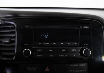 Подержанный автомобиль Mitsubishi Outlander 2018 года (14 фото)