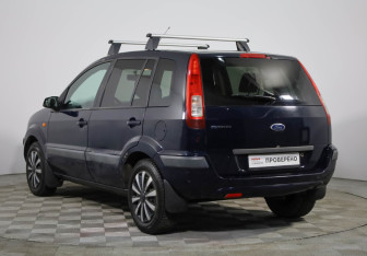 Подержанный автомобиль Ford Fusion 2007 года (6 фото)