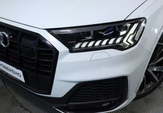 Подержанный автомобиль Audi Q7 2020 года (11 фото)