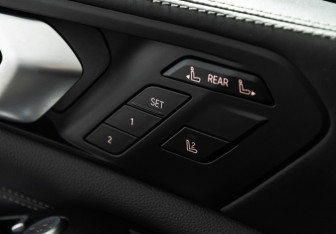 Подержанный автомобиль BMW X7 2020 года (27 фото)