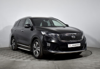 Подержанный автомобиль Kia Sorento 2018 года (3 фото)