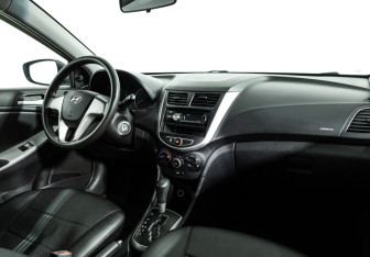 Подержанный автомобиль Hyundai Solaris Sedan 2012 года (9 фото)