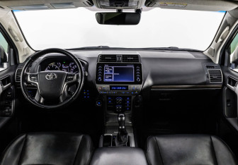 Подержанный автомобиль Toyota Land Cruiser Prado 2021 года (12 фото)