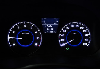 Подержанный автомобиль Hyundai Solaris Sedan 2012 года (12 фото)