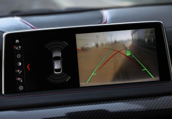 Подержанный автомобиль BMW X6 2019 года (17 фото)