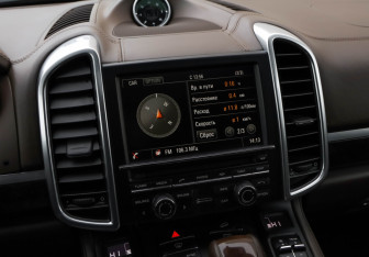 Подержанный автомобиль Porsche Cayenne 2014 года (17 фото)