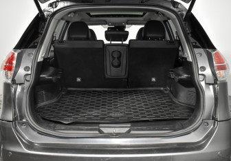 Подержанный автомобиль Nissan X-Trail 2015 года (21 фото)