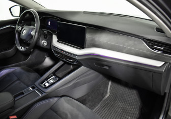 Подержанный автомобиль Skoda Octavia Liftback 2021 года (12 фото)