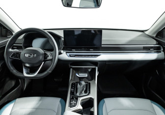 Подержанный автомобиль Geely Emgrand 2023 года (13 фото)