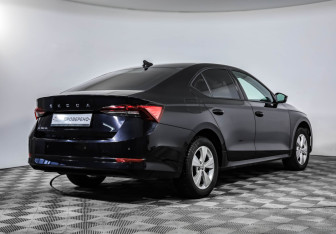 Подержанный автомобиль Skoda Octavia Liftback 2021 года (5 фото)