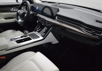 Подержанный автомобиль Exeed VX 2022 года (10 фото)