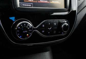 Подержанный автомобиль Renault Kaptur 2017 года (15 фото)