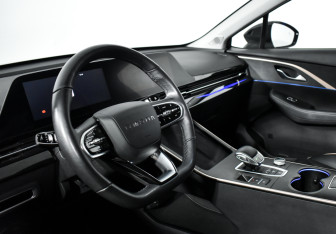Подержанный автомобиль Omoda C5 2023 года (9 фото)
