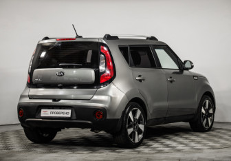 Подержанный автомобиль Kia Soul 2017 года (5 фото)