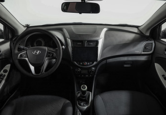 Подержанный автомобиль Hyundai Solaris Sedan 2012 года (10 фото)