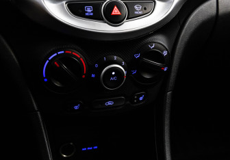 Подержанный автомобиль Hyundai Solaris Sedan 2012 года (15 фото)