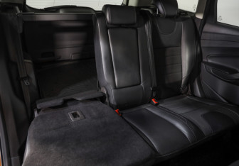 Подержанный автомобиль Ford Kuga 2015 года (23 фото)