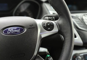 Подержанный автомобиль Ford Focus Sedan 2013 года (15 фото)