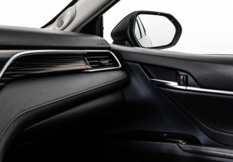 Подержанный автомобиль Toyota Camry Sedan 2019 года (20 фото)