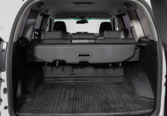 Подержанный автомобиль Toyota Land Cruiser Prado 2014 года (32 фото)