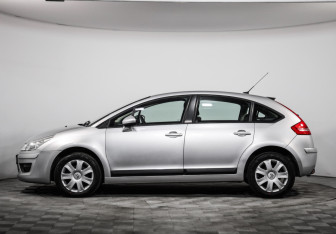 Подержанный автомобиль Citroen C4 Hatchback 2011 года (8 фото)