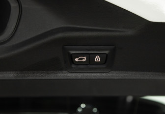 Подержанный автомобиль BMW X5 2020 года (22 фото)