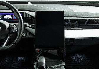 Подержанный автомобиль Geely Atlas 2024 года (14 фото)