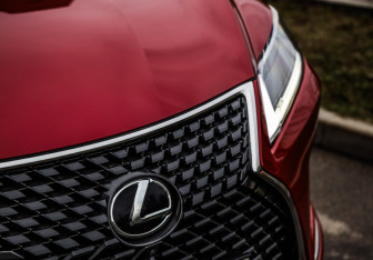 Подержанный автомобиль Lexus RX 2021 года (5 фото)