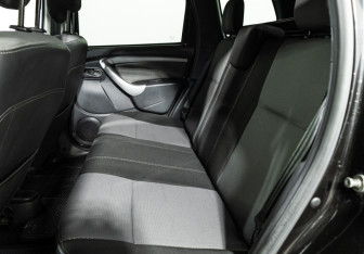 Подержанный автомобиль Renault Duster 2013 года (10 фото)