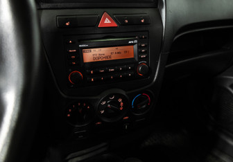 Подержанный автомобиль Kia Picanto 2009 года (15 фото)
